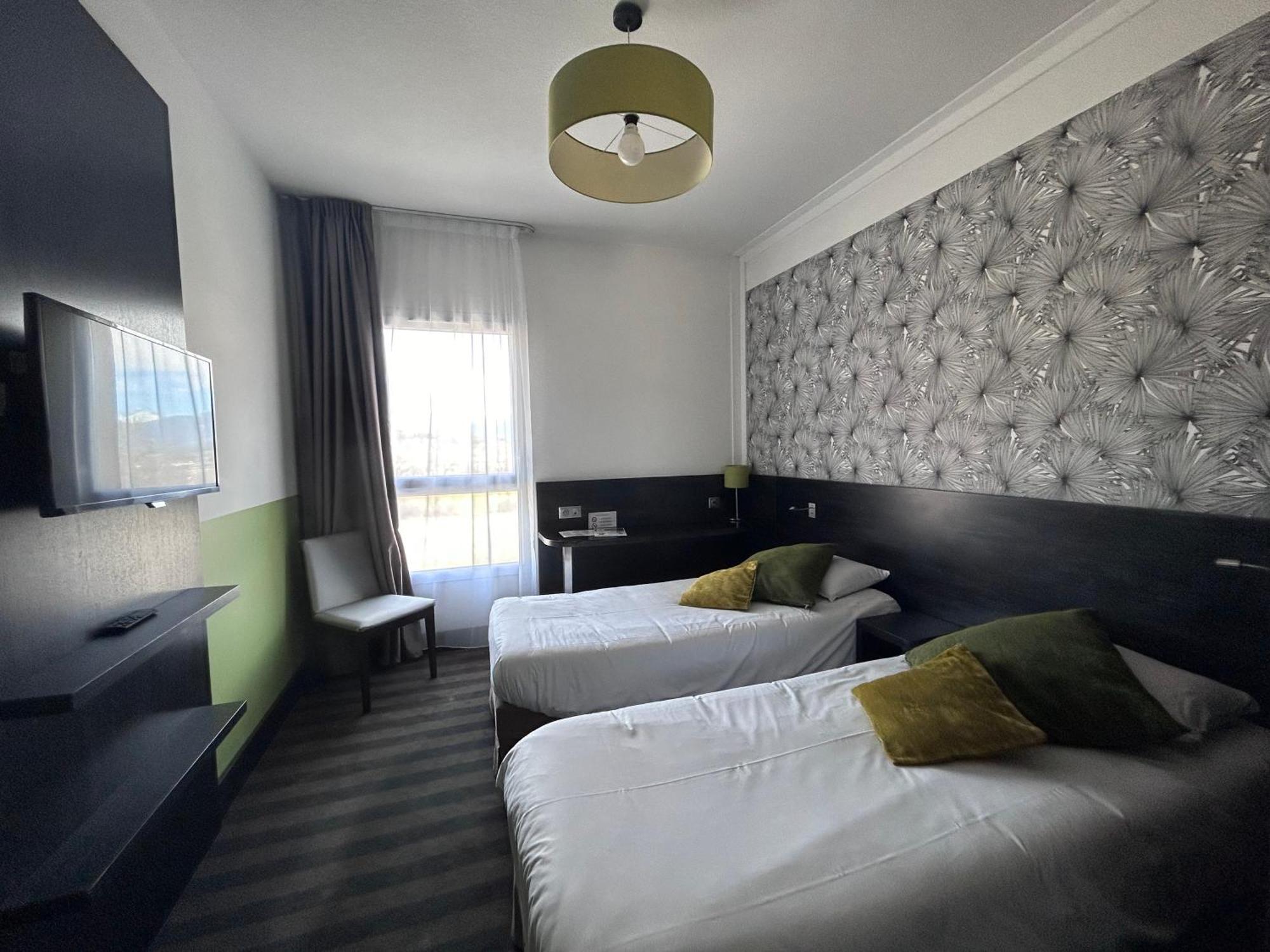 Ax Hotel Spa & Restaurant Chorges Eksteriør billede